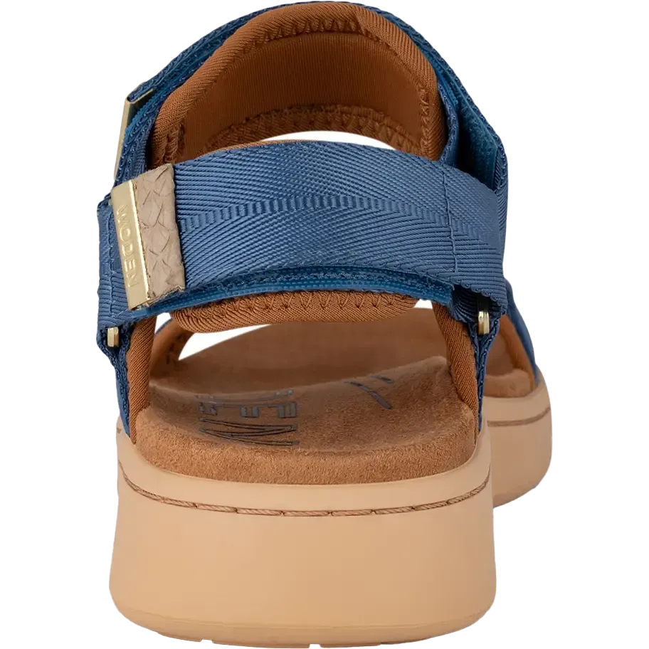 Line Sandal