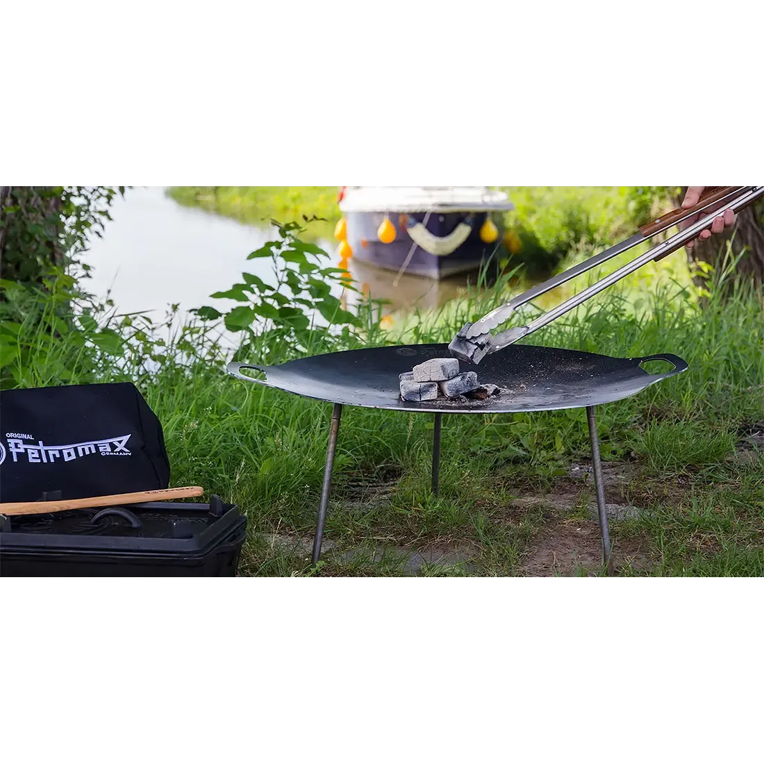 BBQ and Coal Tongs large grilltang
