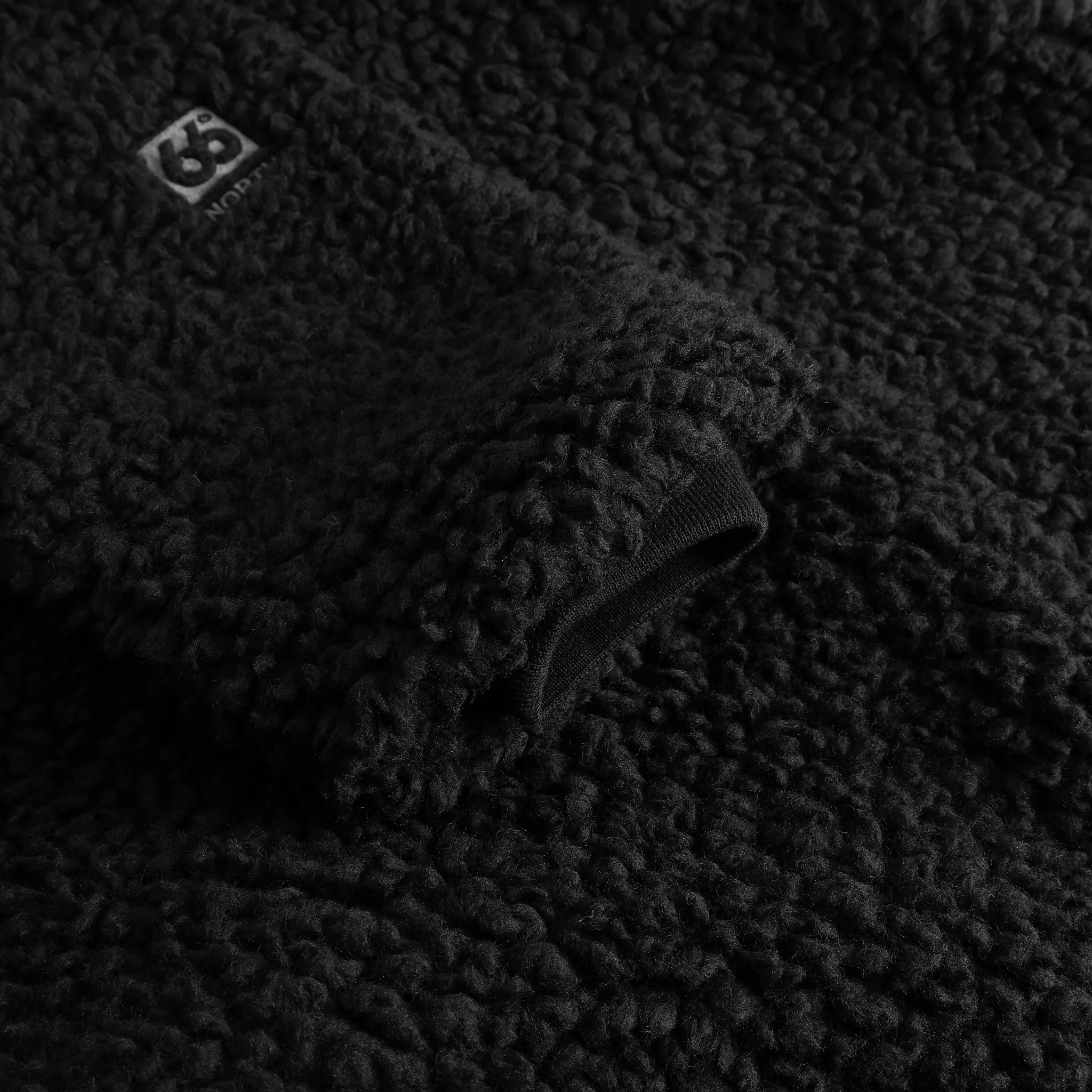 Varmahlid Shearling Zip Neck