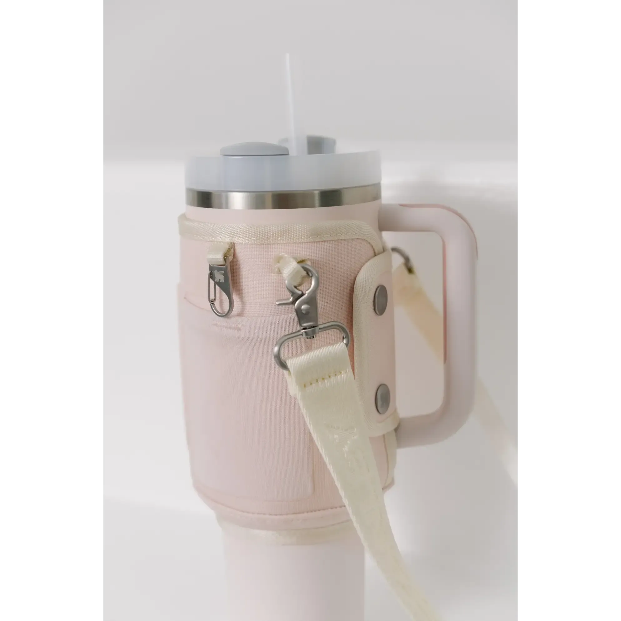 Stanley The All-Day Quencher Carry-All 1