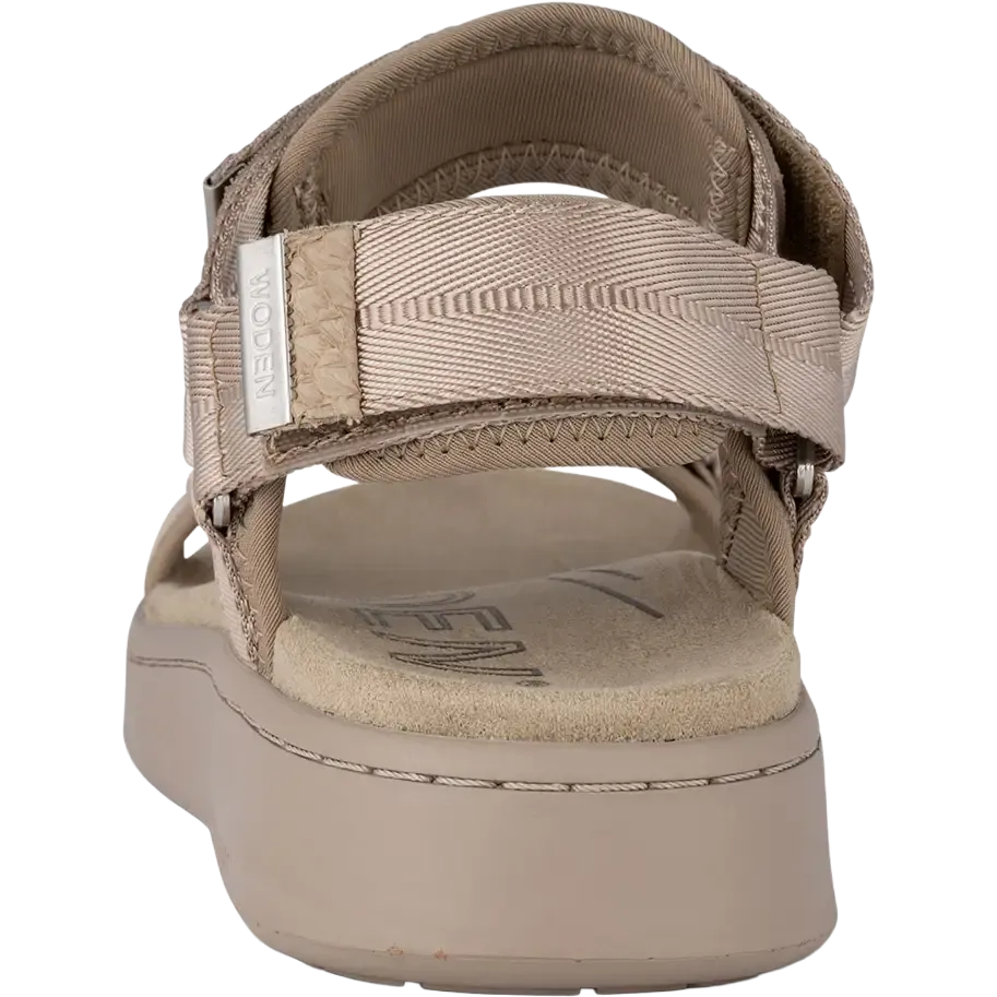 Line Sandal