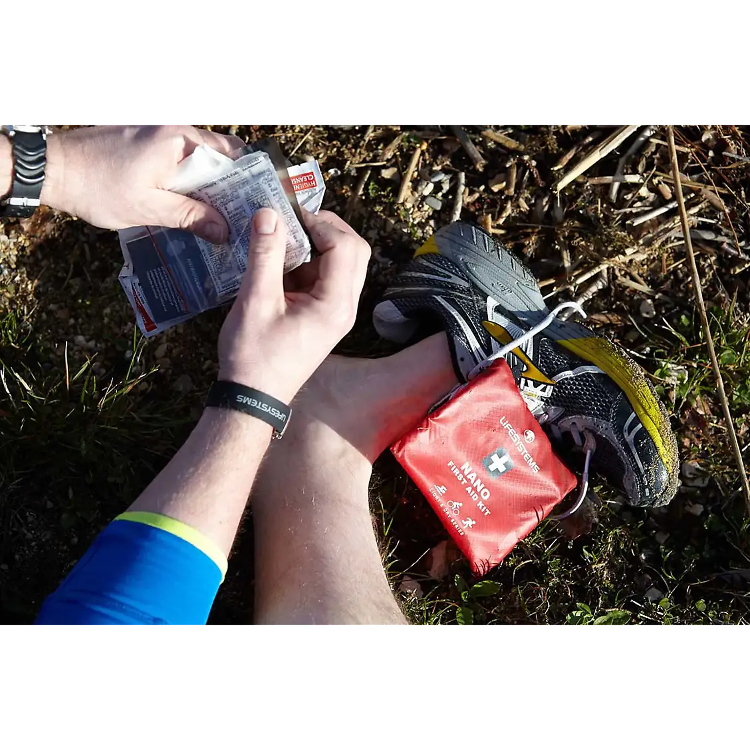 Light & Dry Nano First Aid Kit
